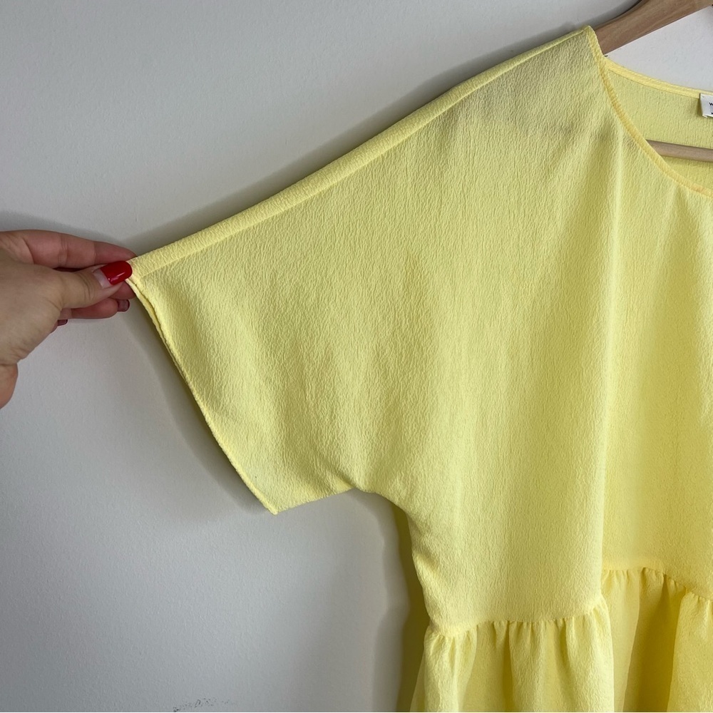 ARITZIA Babaton Peplum short Sleeve Top Blouse in size S - Picture 2 of 6